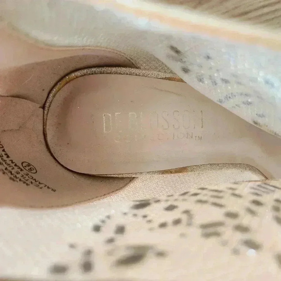 De Blossom Shoes Marna Gold Jeweled Special Occasion Open Toe Heels Size 8.5 M - Picture 5 of 9